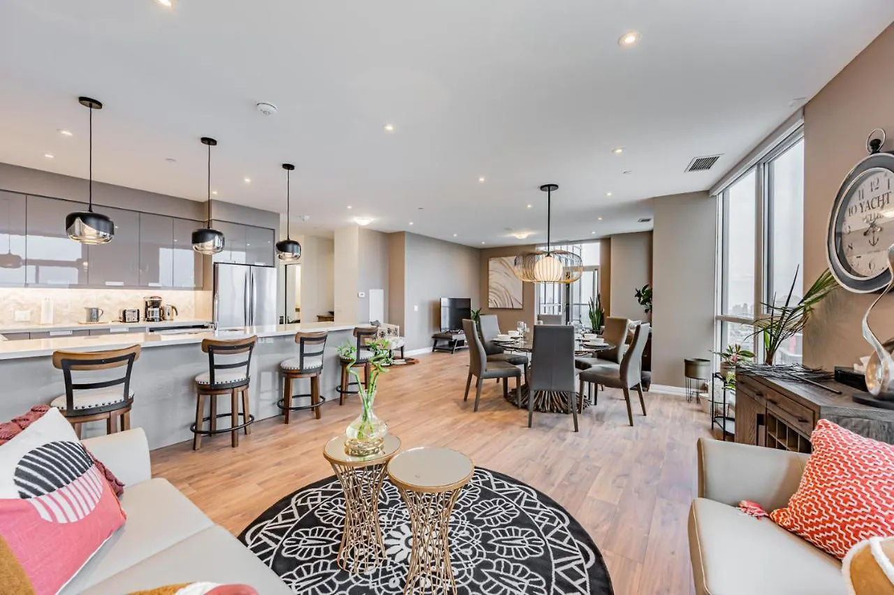 Amazing 3 Bed 4 Bath Penthouse With Roof Top Terrace Close To Airport Mississauga 0*,  Canada